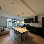 Deluxe 2 Bedroom With View And Underground Garage Apartment *