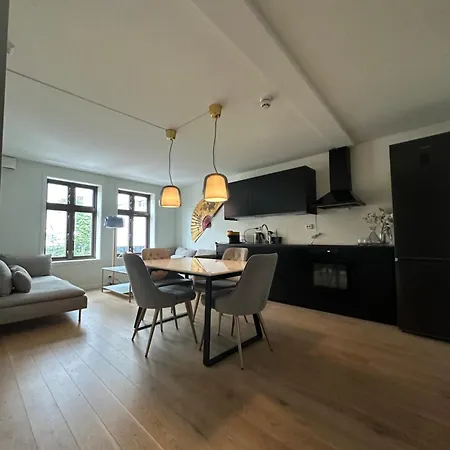 Deluxe 2 Bedroom With View And Underground Garage Lägenhet *