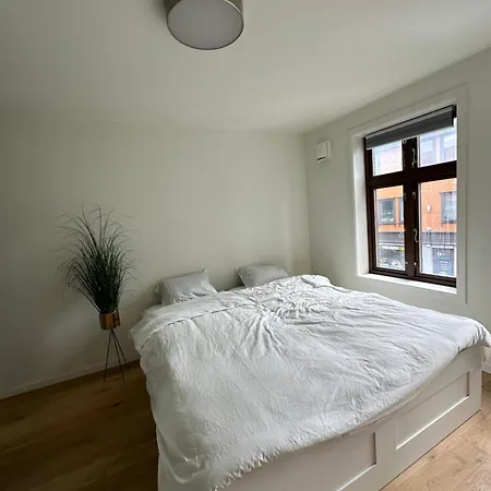 Deluxe 2 Bedroom With View And Underground Garage Lägenhet