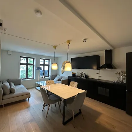 Deluxe 2 Bedroom With View And Underground Garage Appartamento *