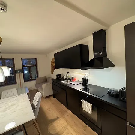 Deluxe 2 Bedroom With View And Underground Garage Lägenhet *