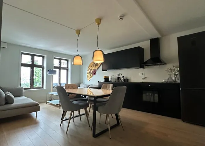 Deluxe 2 Bedroom With View And Underground Garage شقة *